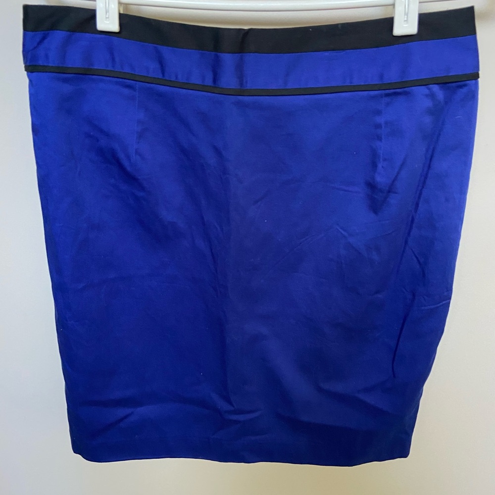 Brand new Elegant Mario Serrani Blue Skirt with Black Trim size medium